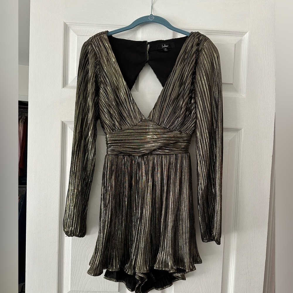 Gold pleated long sleeve backless romper